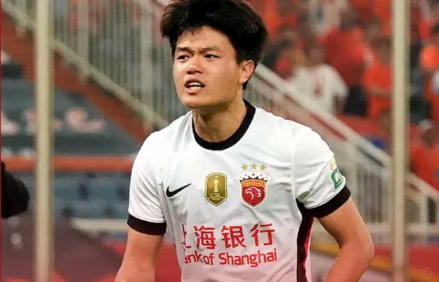 杨希是海港的希望之光，问题是缺外援前锋