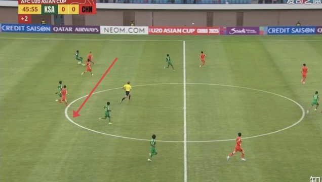 国少对沙特三个进球后场上队员基本都没特别热烈一起庆祝，奇怪，就我才注意到？