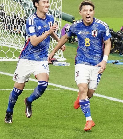 堂安律社媒告别：日本足球的不甘与荣耀