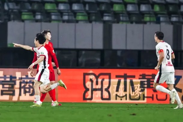蓉城主帅：本场对手的进球源于我们的失误，杨明洋表现出色