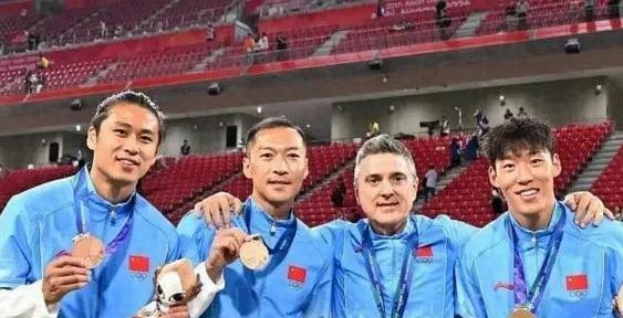 申花vs玉昆首发：吴曦、朱辰杰亚运回归首发，金顺凯复出